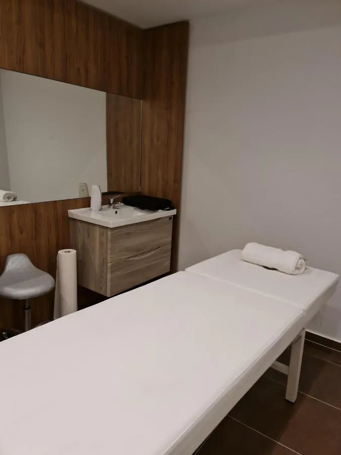 Hotel Aross Kanine Albania