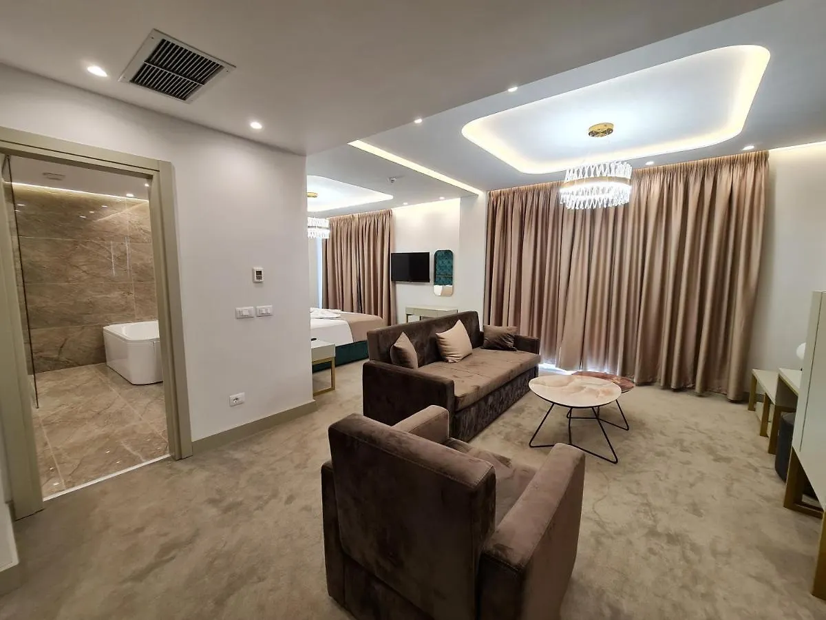 Hotel Aross Kanine