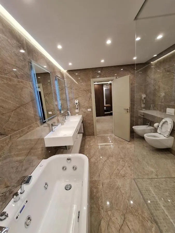 Hotel Aross Kanine