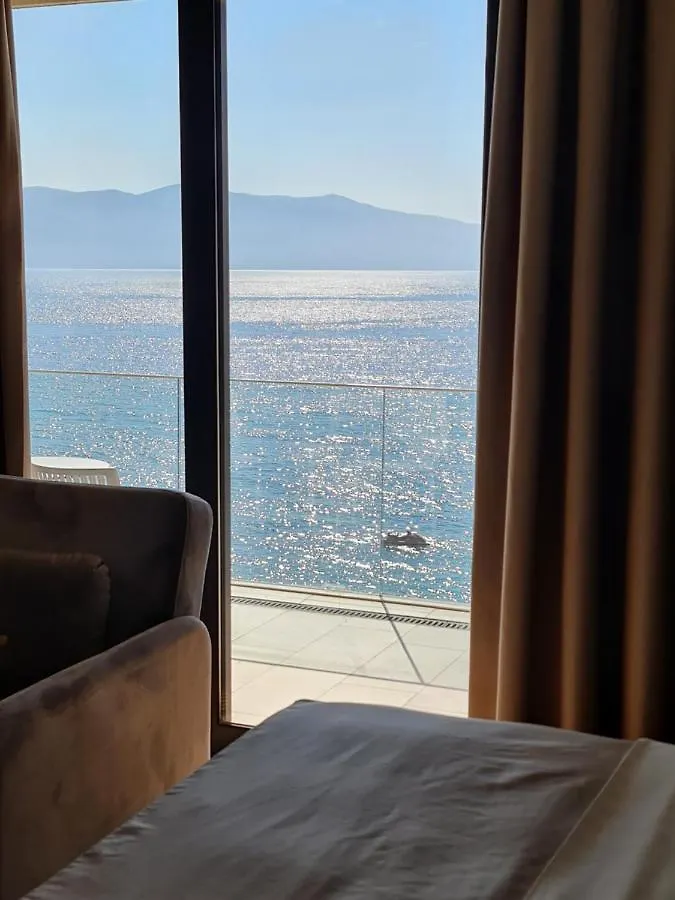 *****  Hotel Aross Kanine Albania