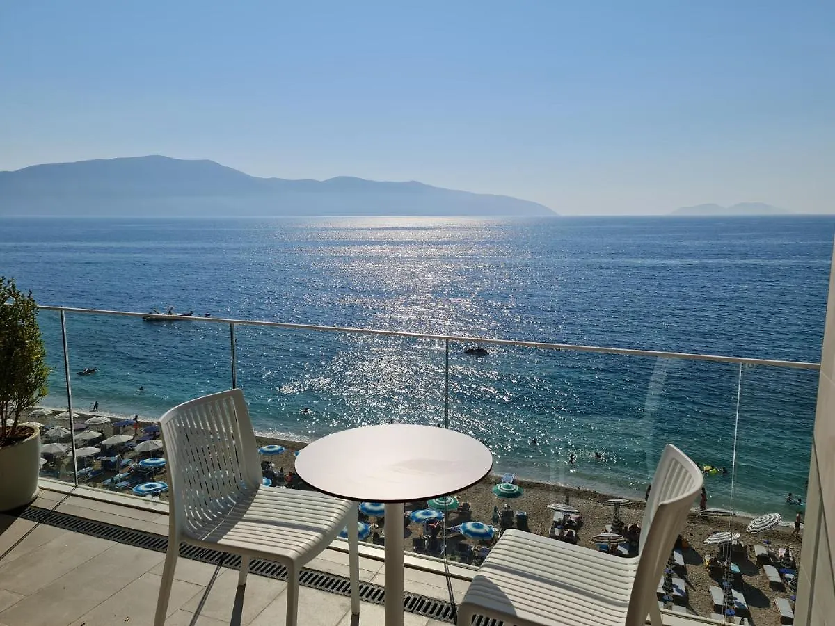 Hotel Aross Kanine