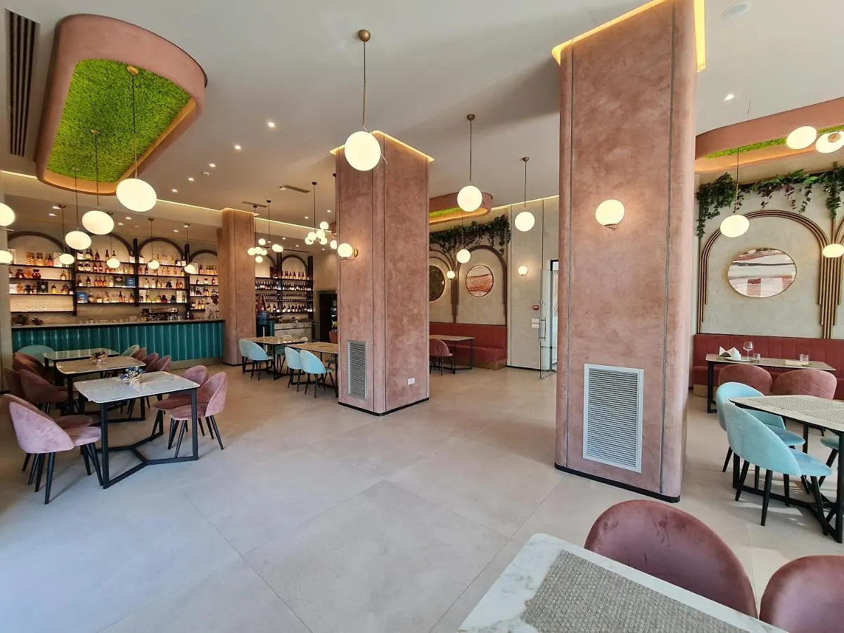 Hotel Aross Kanine