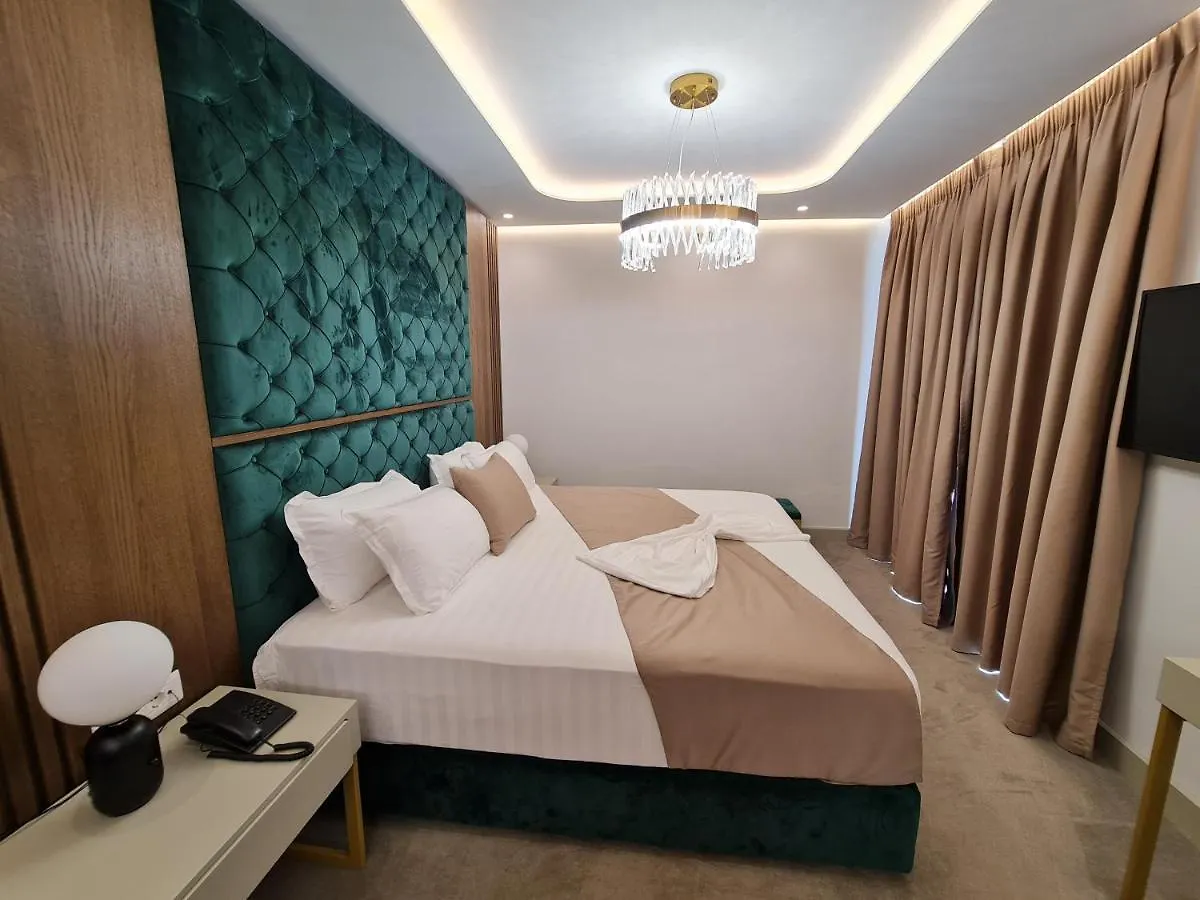 Hotel Aross Kanine